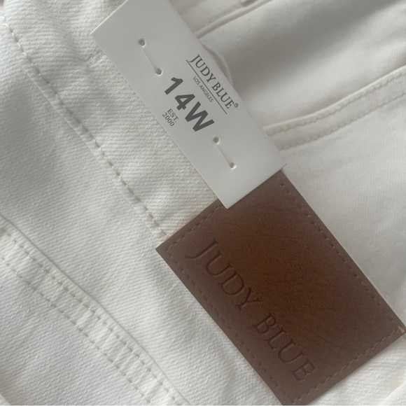 Judy Blue Mid Rise Relaxed Fit Jeans - Picture 7 of 10